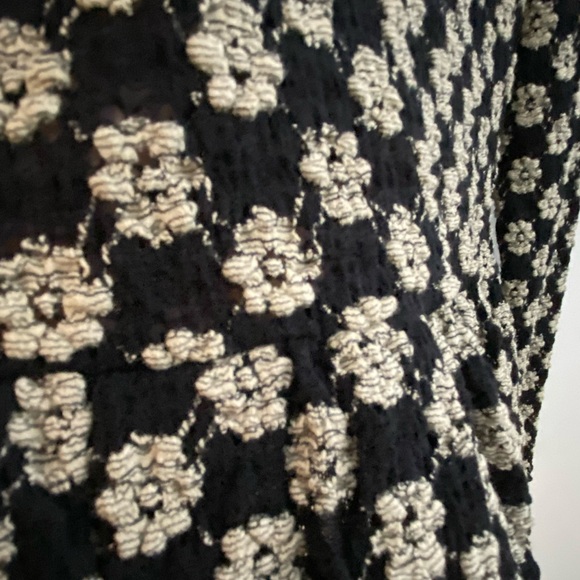 Beautiful semi-sheer Rebecca Taylor top; size Small - Picture 2 of 6